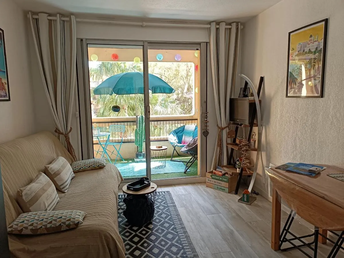 Apartment Studio Paradise Entre Mer Et Pins Saint-Raphael  France